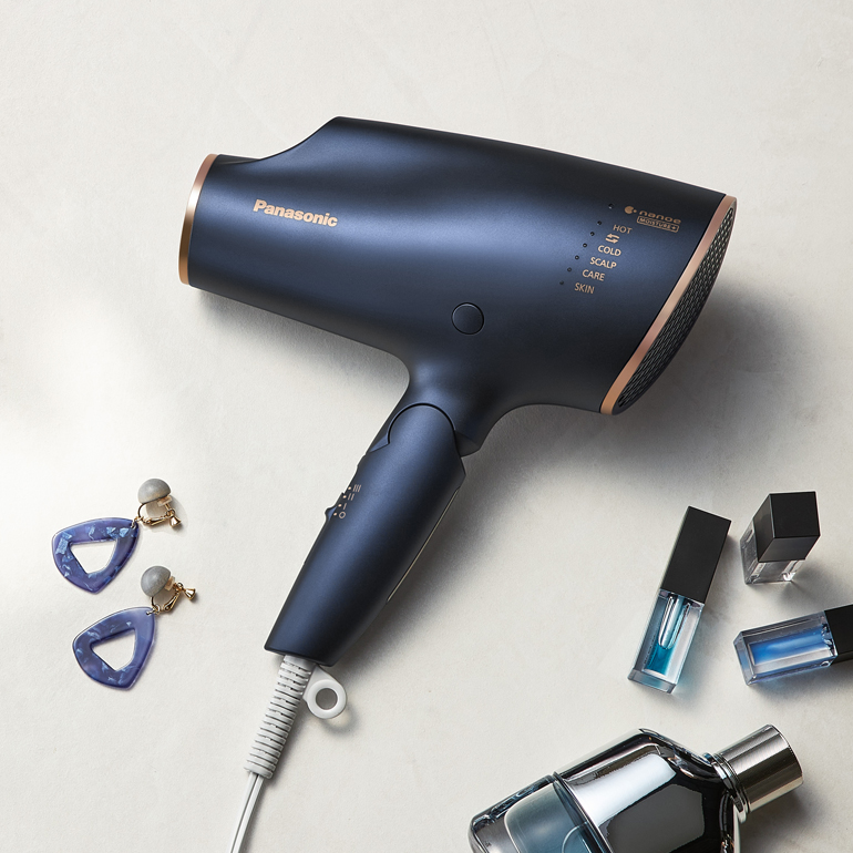 極潤奈米水離子吹風機